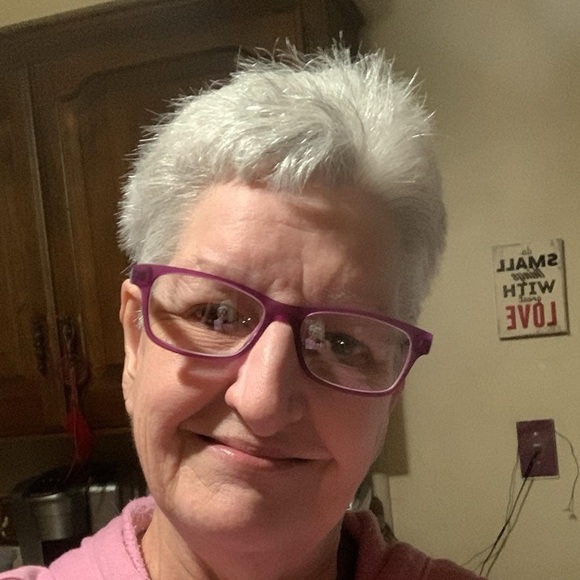 Meet your Posher, Cathleen - Picture 2 of 2